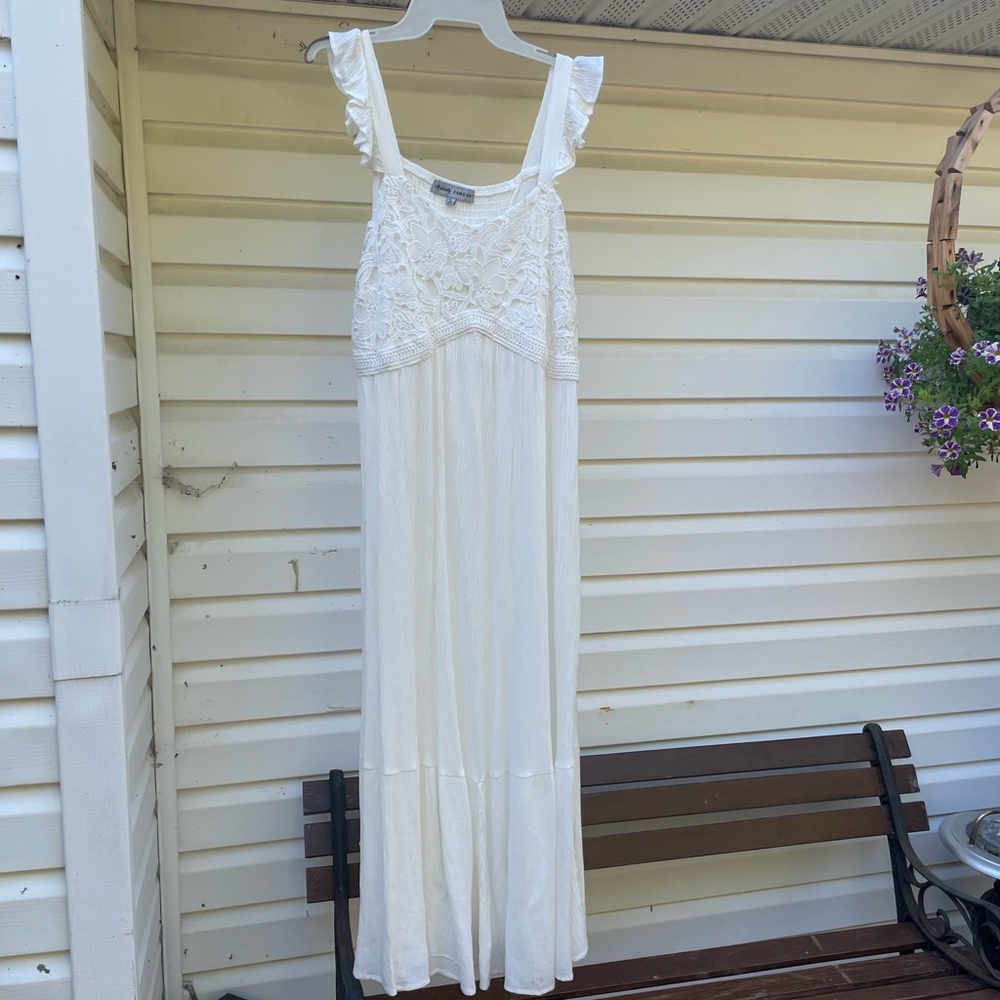 Absolutely Famous Eggshell White Textured Dress L